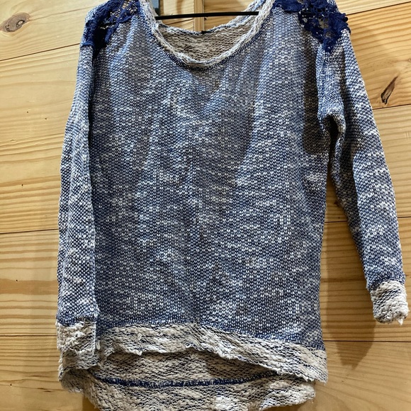 Sweater - Picture 2 of 4